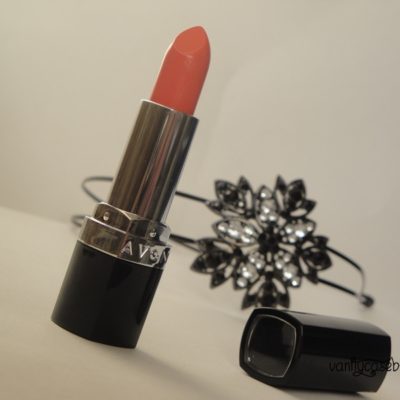 Avon Ultra Color Lipstick Ripe Papaya Review and Swatches