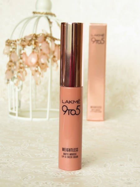 lakme-9-to-5-rose-touch-weightless-matte-mousse-lip-and-cheek-color-review-and-swatches-2