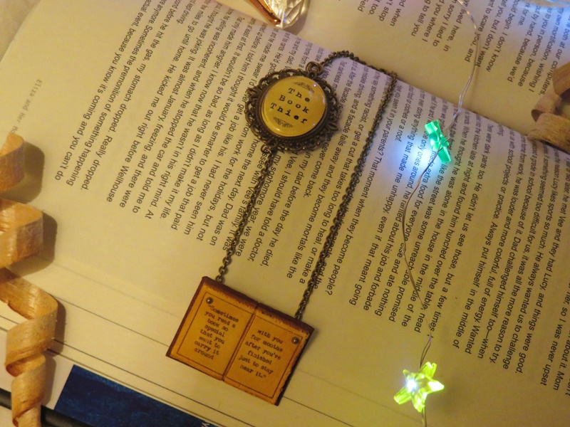 16- beautiful book jewellery