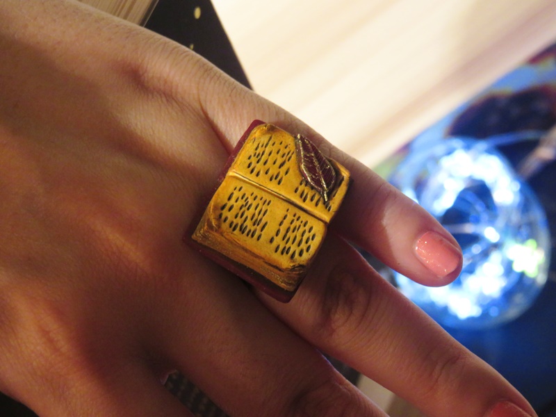 8- beautiful book ring