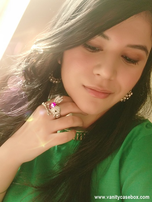 makeup Indian outfit green