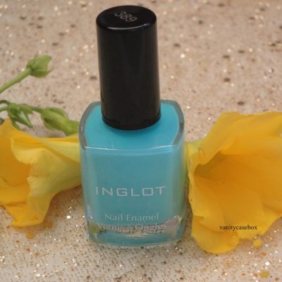 Dive Into This Aqua Blue Nail Enamel!